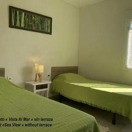 Denia's Beach House Апартаменты *